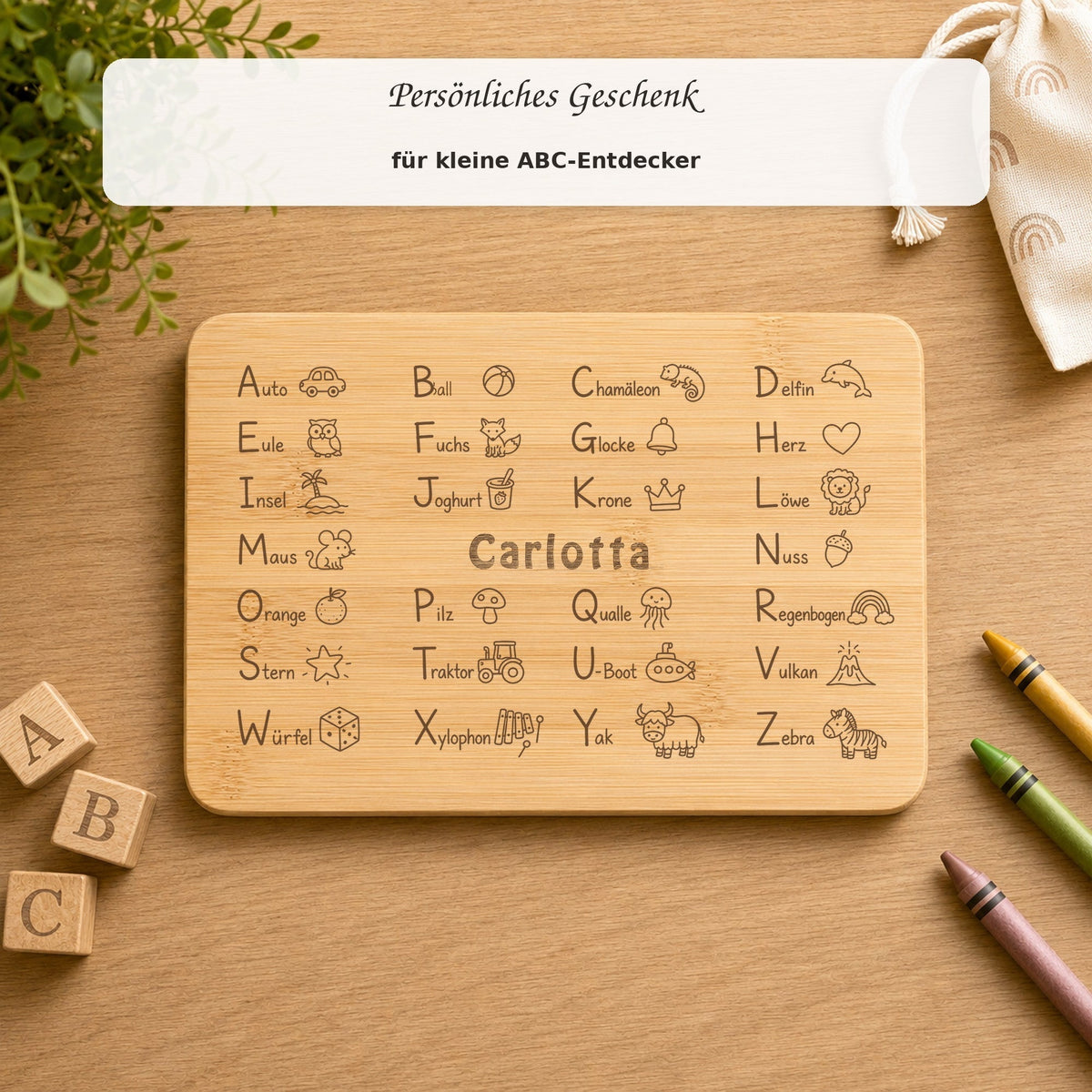 Personalisiertes ABC-Frühstücksbrettchen aus Bambus als Geschenk für Kinder