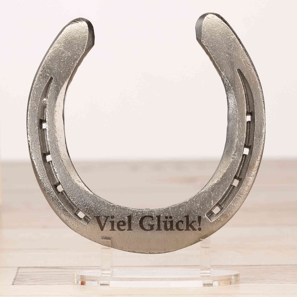 Glückshufeisen zur Goldenen Hochzeit in Natur mit gravierter Holz-Geschenkbox – Ansicht 7