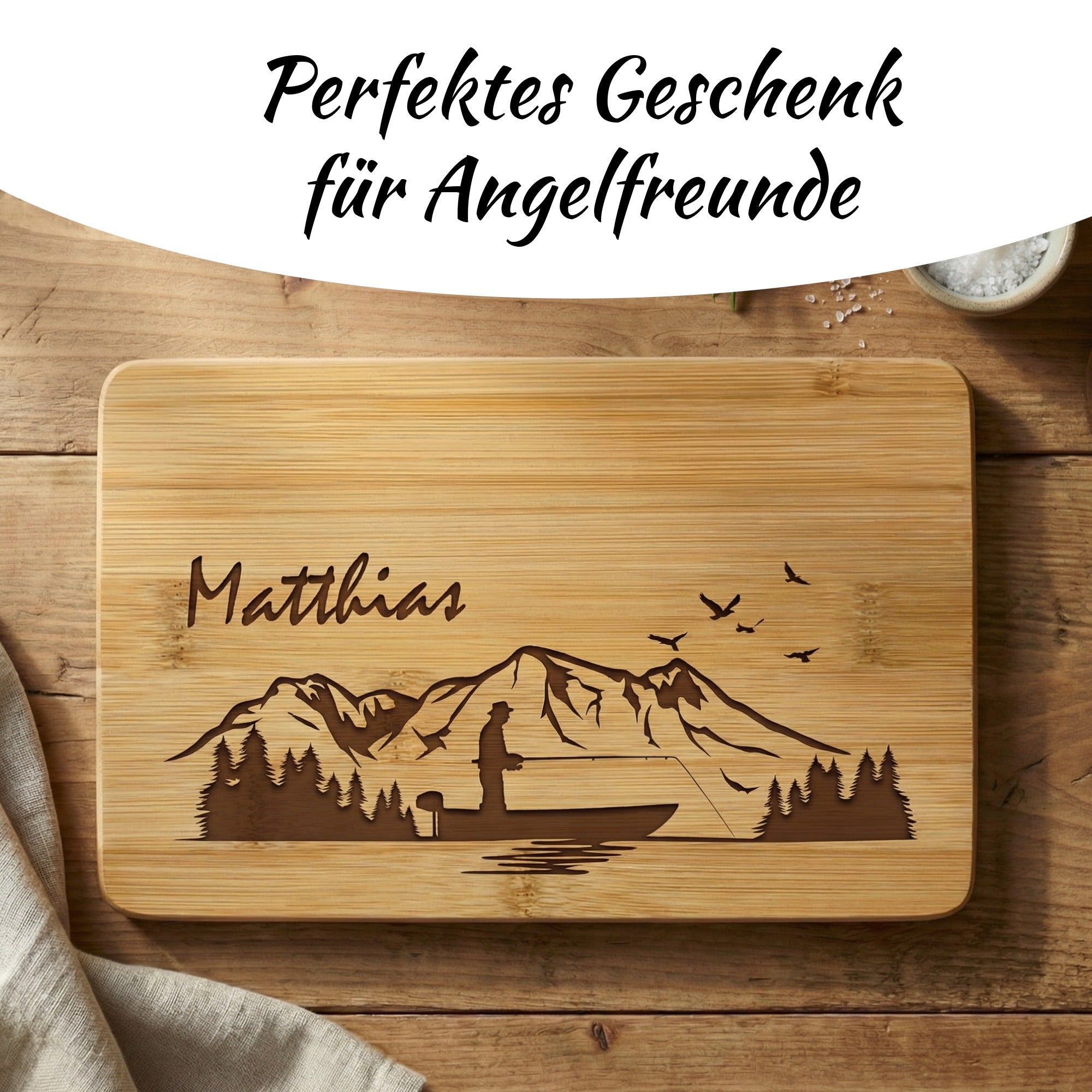 Geschenk für Angler personalisiertes Frühstücksbrettchen aus Bambus mit Angler Gravur und Name, ideales Geschenk für Angel Fans