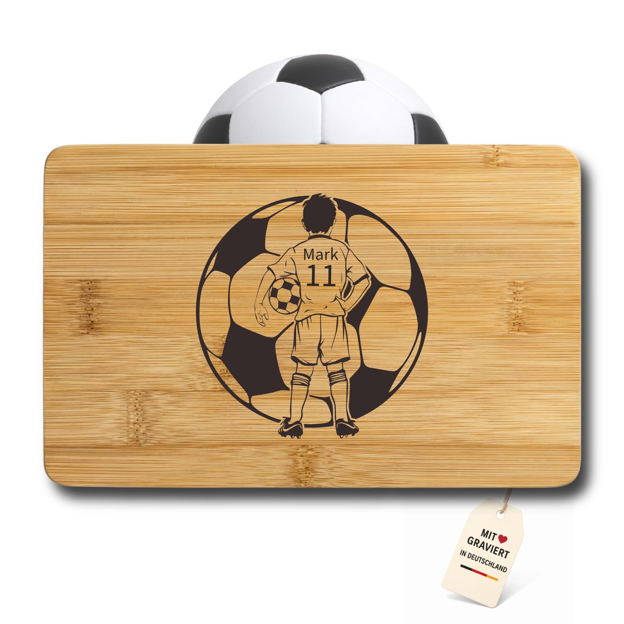 Holzbrett mit Fußballer vor Ball Motiv und individueller Gravur Name und Nummer