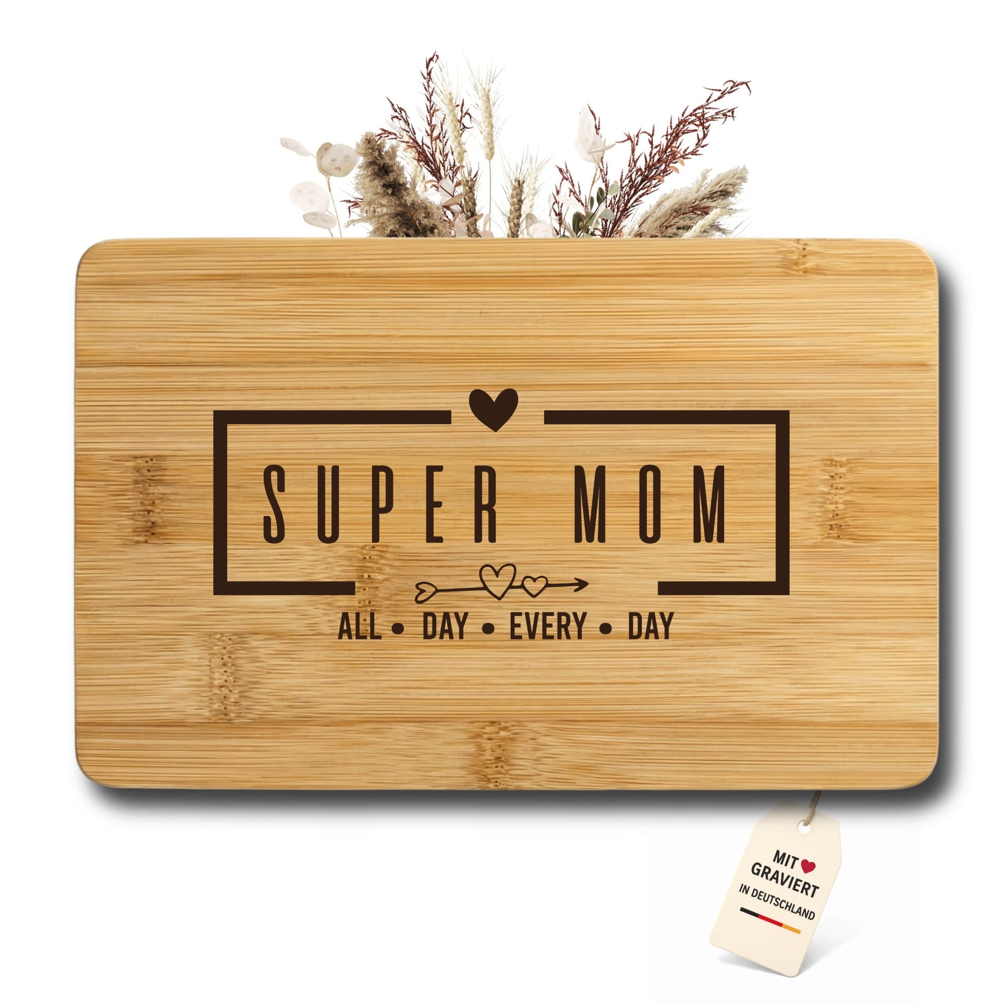 Detailansicht graviertes Frühstücksbrett Super Mom aus Bambus