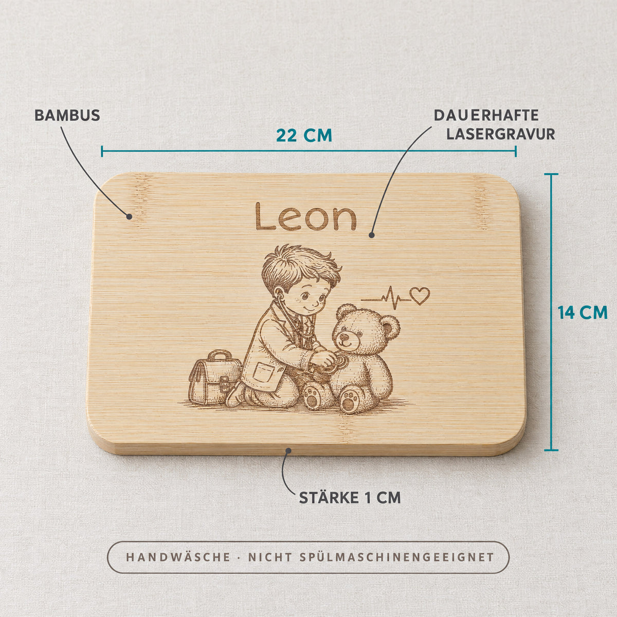 Frühstücksbrettchen Arzt mit Teddy aus Bambus, Maße 22 x 14 x 1 cm, Handwäsche, nicht spülmaschinengeeignet.