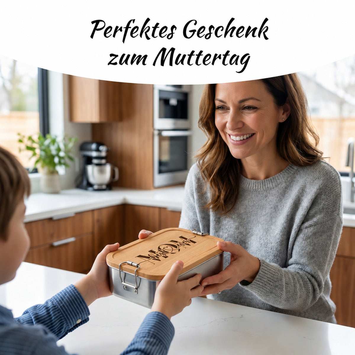 Brotdose mit Buchenholzdeckel und Gravur „Best Mom Ever“ im Alltag