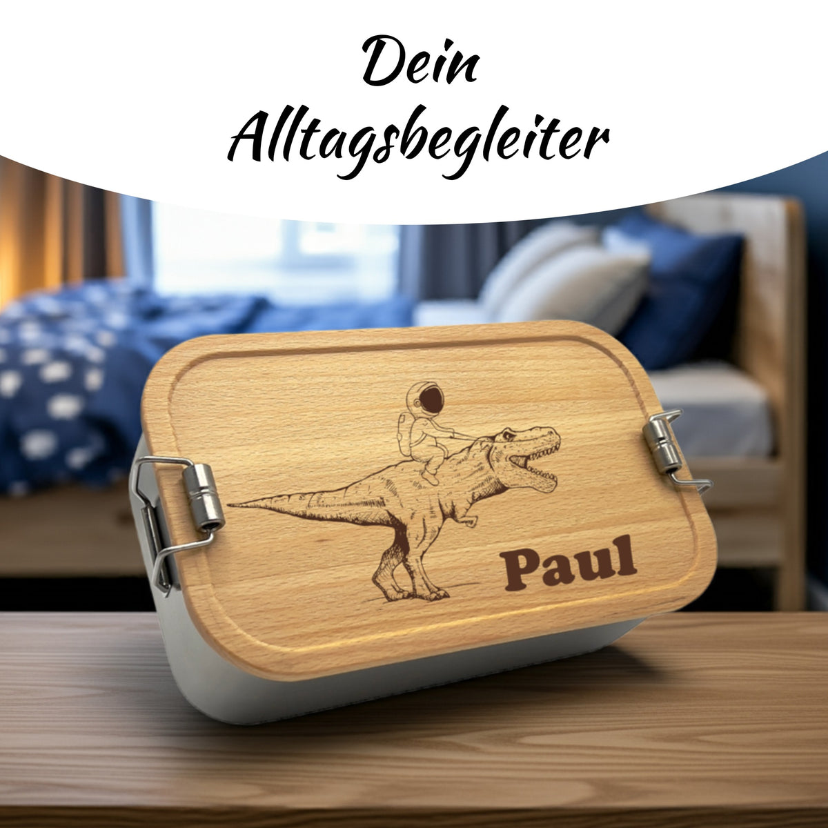 Brotdose mit Buchenholzdeckel und Dino-Astronaut-Gravur im Kinderzimmer