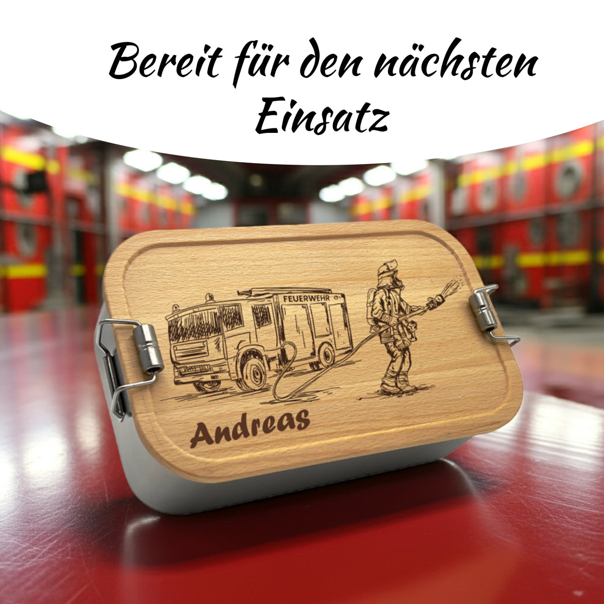 Brotdose mit Buchenholzdeckel und Feuerwehr-Gravur im Feuerwehrhaus